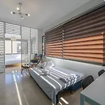 Apartamento The Radiant Nest, By Jo & Key Living *